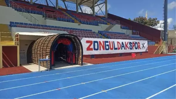 ZONGULDAK KÖMÜRSPOR, MADEN OCAĞI TASVİRLİ TÜNELDEN SAHAYA ÇIKTI