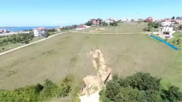 Sinop'ta ürküten görüntü...Toprakta derin yarıklar oluştu