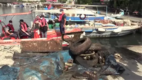 Marmaris'te dalgıçlar, derelerde temizlik yaptı