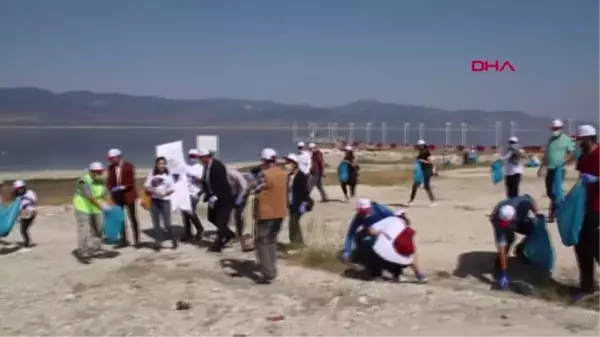 BURDUR GÖLÜ'NDE TEMİZLİK YAPTILAR