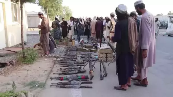 Son dakika... AFGANİSTAN - Taliban, Kandahar'da dört silah kaçakçısını yakaladı