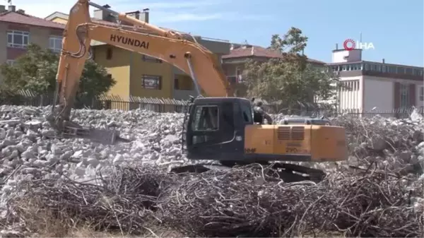 Harabeye dönen Cebeci İnönü Stadı Millet Bahçesi olacak