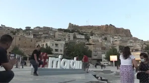 845 yıllık Mardin Ulu Cami'nin duvarındaki 