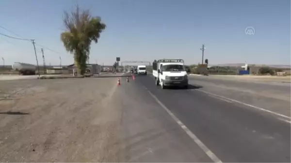 ŞANLIURFA - Dönüşe geçen geçen mevsimlik tarım işçileri için aşı istasyonu kuruldu