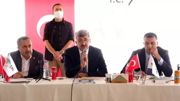 Vali Bilmez, Muradiye'deki muhtarlarla bir araya geldi