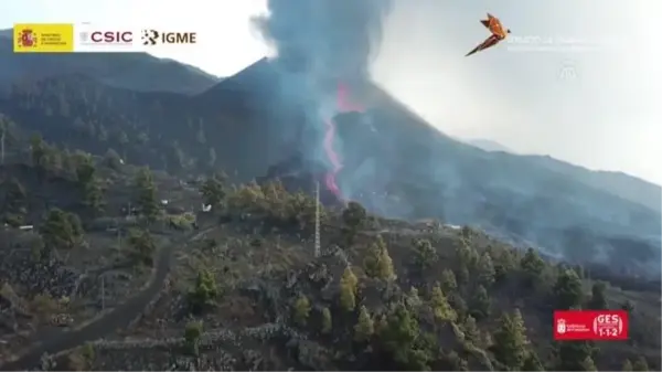 Cumbre Vieja Yanardağı'nın lavları La Palma Adası'ndaki riskleri artırıyor