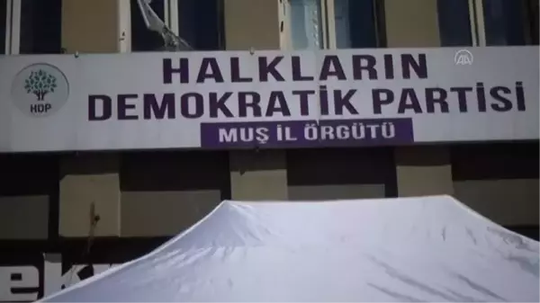 Son dakika haberleri! Çocukları PKK'lı teröristlerce kaçırılan aileler HDP önünde eylem yaptı