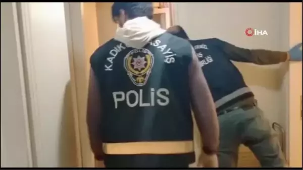 Son dakika haber... Uyuşturucu taşıyan şahıs Kadıköy'de yunus polislerince yakalandı