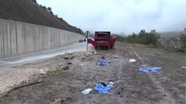 Tokat'ta kamyonet ile minibüsün çarpışması sonucu 2 kişi öldü, 13 kişi yaralandı