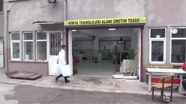 Kurumların duvarları meslek lisesinde üretilen boyalarla renkleniyor