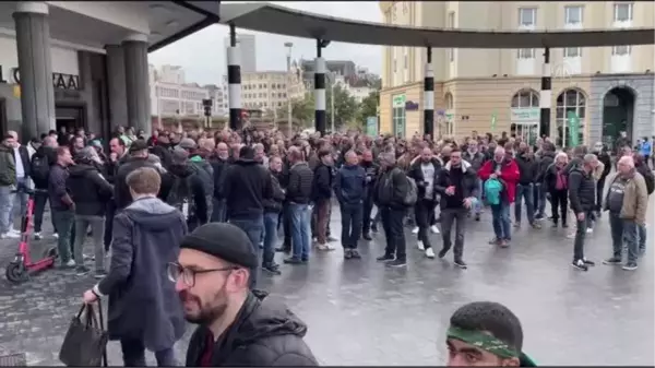 Belçikalı polisler hükümeti protesto etti