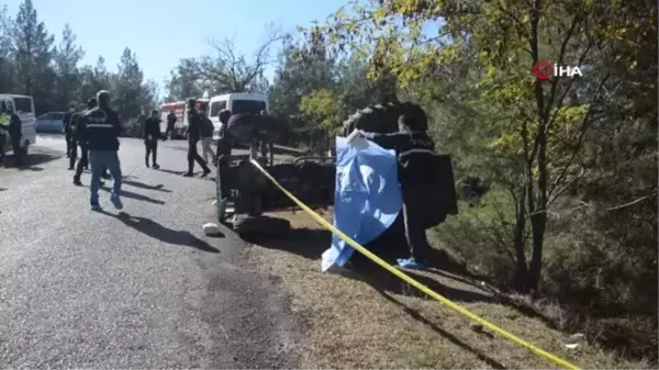 Devrilen traktörün altında kalarak can verdi