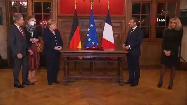 Son dakika haber! Fransa Cumhurbaşkanı Macron'dan Merkel'e onur nişanıEmmanuel Macron: 