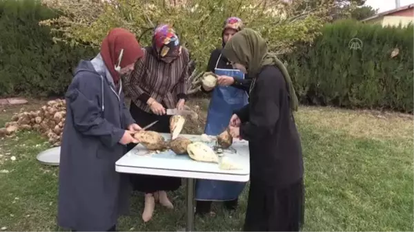 Erzincan üretimi pancar pekmezi kooperatif bünyesinde satışa sunuldu