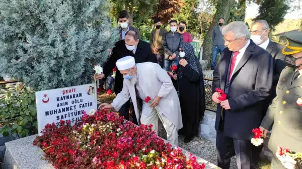 Şehit Kaymakam Safitürk vefatının 5'inci yıl dönümünde kabri başında anıldı