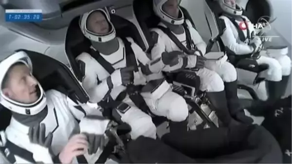 SpaceX uzaya 4 astronot gönderdi