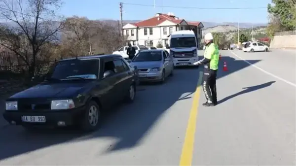 Mudurnu ve Yeniçağa'da emniyet kemeri uygulaması yapıldı