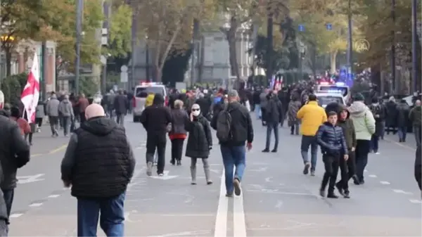 Son dakika haber... Saakaşvili'nin daha donanımlı bir hastaneye sevki için gösteri düzenlediler