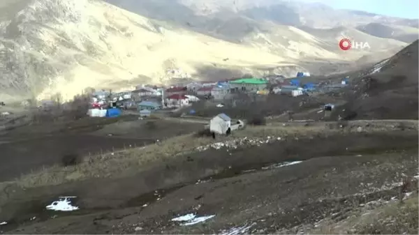 Deprem bölgesinde yaralar sarılıyor