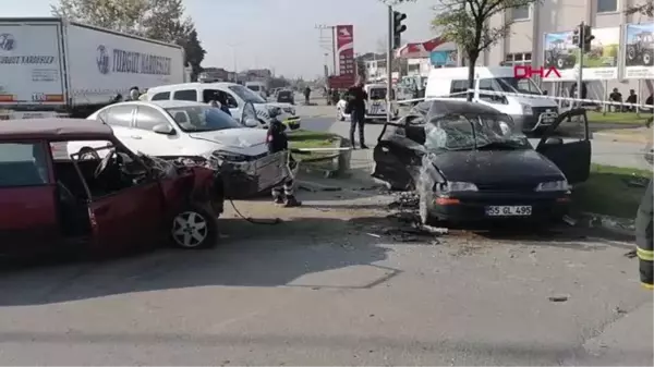 Son dakika haber! KIRMIZI IŞIKTA GEÇTİĞİ İDDİA EDİLEN OTOMOBİL, 2 OTOMOBİLE ÇARPTI; 1 ÖLÜ, 3 YARALI