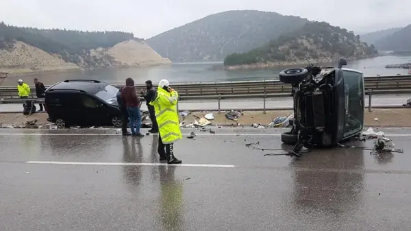 Son dakika haberleri... Yağmur nedeniyle kayganlaşan yolda kaza: 1 ölü