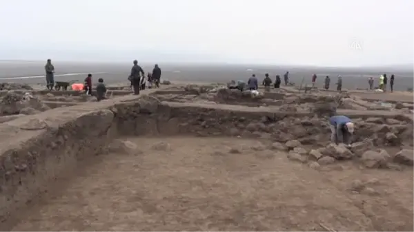 GAZİANTEP - Taşlıgeçit Höyüğü kazılarında Roma dönemine ait yapıya ulaşıldı