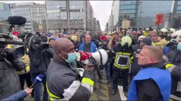 İtfaiyecilerden protesto gösterisi