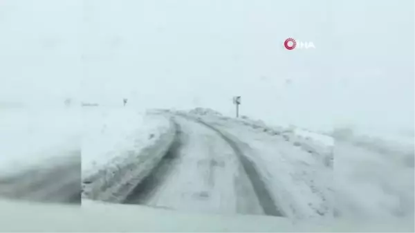 Şırnak'ta kar nedeniyle Tanin Geçidi ulaşıma kapandı