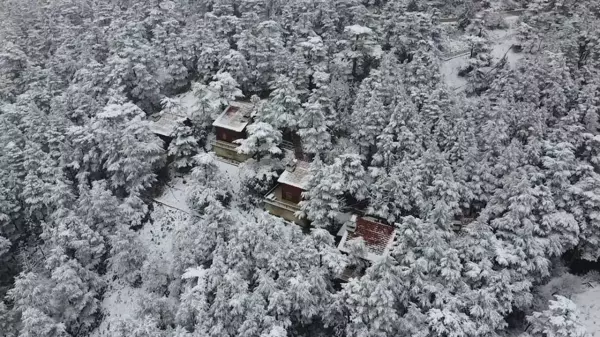 Beyaza bürünen Kızıldağ Milli Parkı havadan görüntülendi