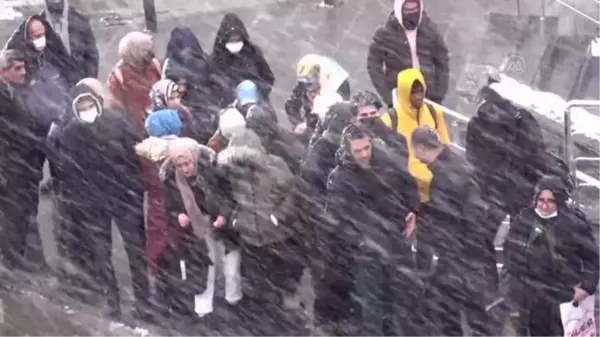 Ağrı'da kar ve tipi nedeniyle il merkezi ile 4 ilçede taşımalı eğitime bir gün ara verildi