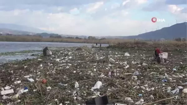 Son dakika haberleri | Sel sularının getirdiği odunlar vatandaşlara kışlık yakacak oldu