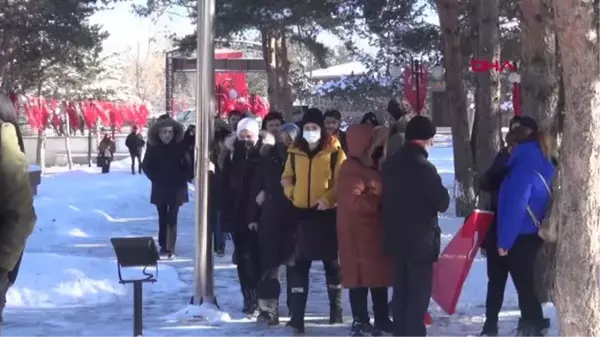 ERZURUM'DA, ALLAHUEKBER ŞEHİTLERİNİ ANDILAR