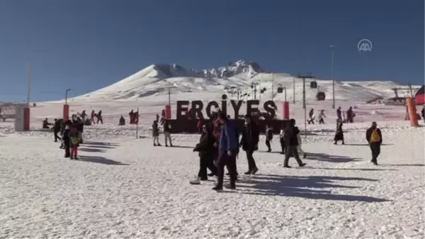 Erciyes'te hafta sonu yoğunluğu