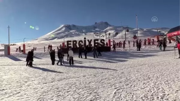 Sağlık çalışanları ve jandarma ekipleri AA'nın 