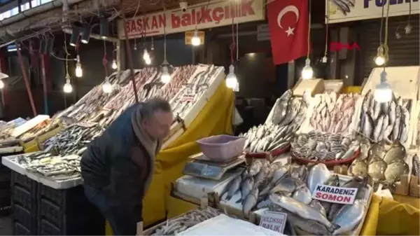 MERSİN'DE BALIK TEZGAHLARI DOLUP TAŞTI, FİYATLAR ARTMADI