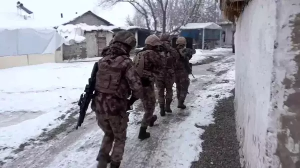 Son dakika haber... DEAŞ operasyonunda 4 şüpheli gözaltına alındı