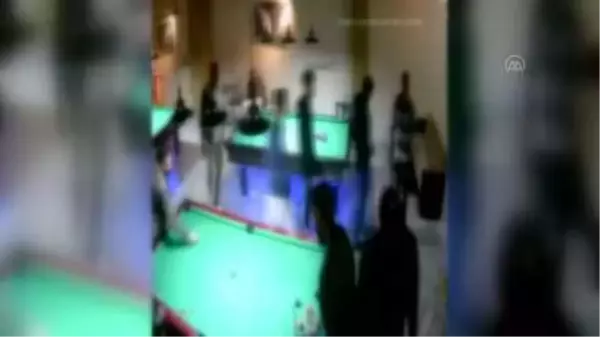 Esenyurt'ta bilardo salonunda çıkan kavga güvenlik kamerasına yansıdı