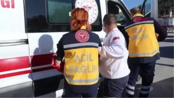 HASTA SEVKİNE GİDEN AMBULANS KAZA YAPTI, 1 SAĞLIKÇI YARALANDI