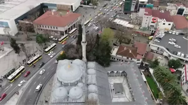 İstanbul'un göbeğinde tarihi mezarlıklar yok oluyor