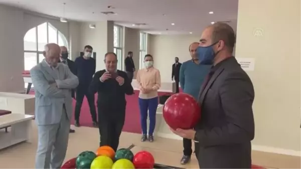 Gazeteciler bowling turnuvasında bir araya geldi