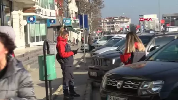 BURSA'DA ARAÇLAR ÜNİVERSİTE MEZUNU KADIN OTOPARK GÖREVLİLERİNE EMANET