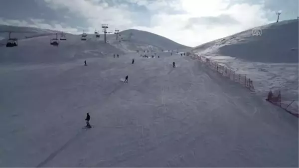 Kış turizminin Doğu'daki rotalarından Hesarek, 15 günde 20 bin kişiyi ağırladı