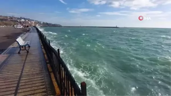 Tekirdağ'da lodos... Tekneler dans ediyor