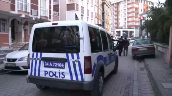 Avcılar'da motosikletli iki kişiden dernek binasına silahlı saldırı... O anlar kamerada