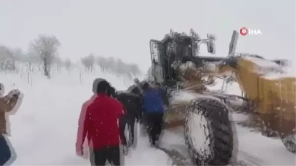 Mahsur kalan yaşlı hastanın yardımına sağlık ekipleri yetişti