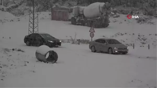 Mersin'in sahil kenti Erdemli'de kar sıfır rakıma kadar geldi