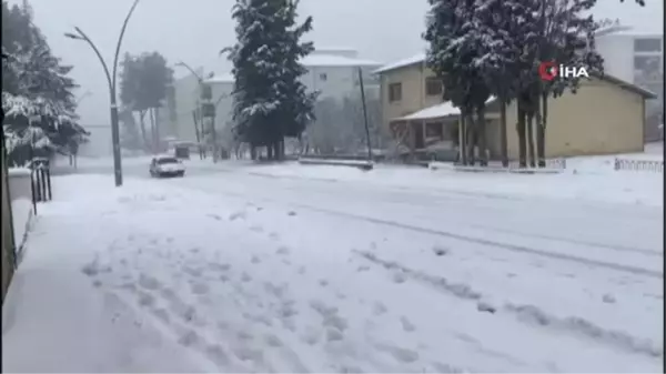 Antalya'da kar yağışı etkili oluyor