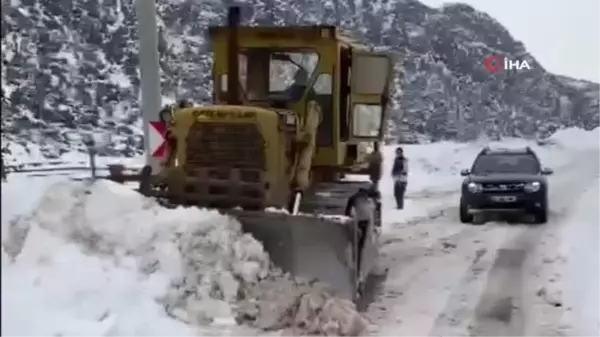 Gaziantep' karla mücadeleye devam ediyor