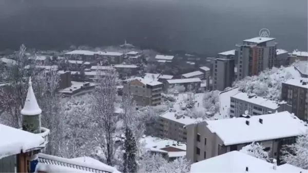 ZONGULDAK - Kar yağışı hayatı olumsuz etkiliyor