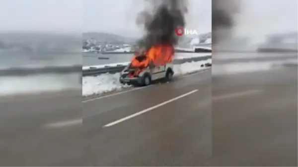 Tokat'ta seyir halindeki araç alev topuna döndü